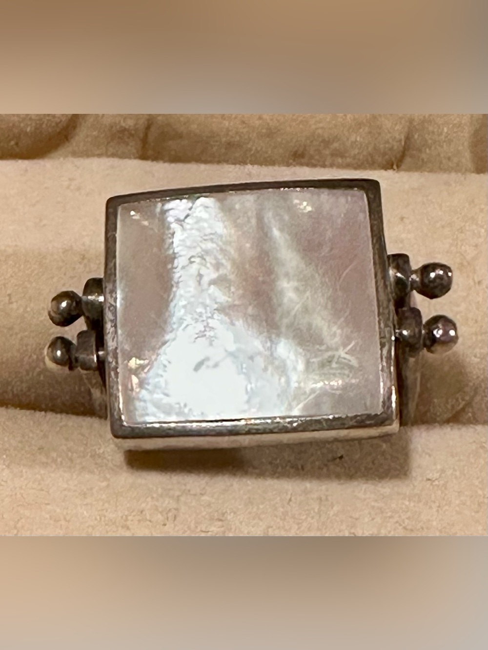 Unique-Sterling Silver Black Onyx/ Mother of Pearl Hinged 2- sided ring- size 8 - Picture 6 of 6